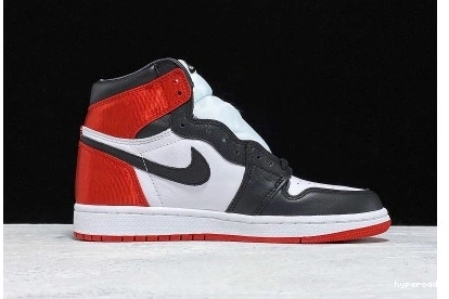 Hyperoad SATIN BLACK TOE HIGH - RETRO 1 JORDAN 1124